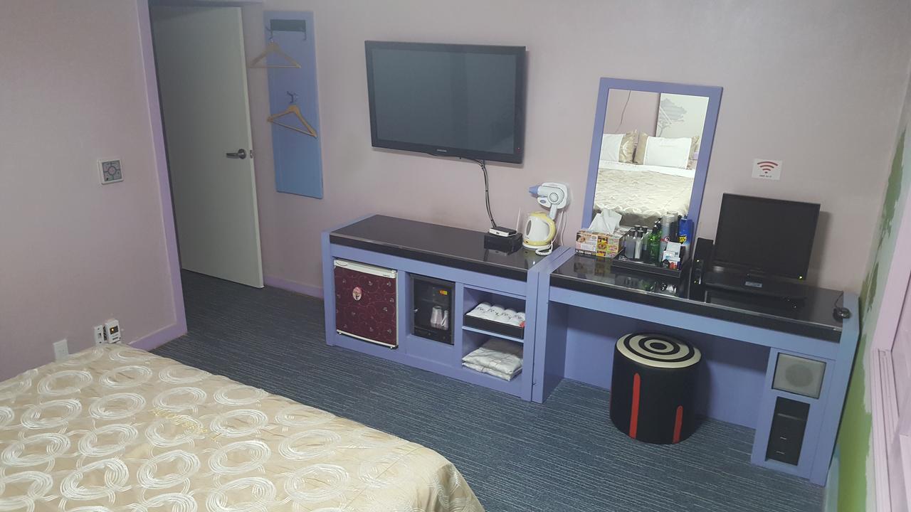 Motel Iu Changwon Exterior photo