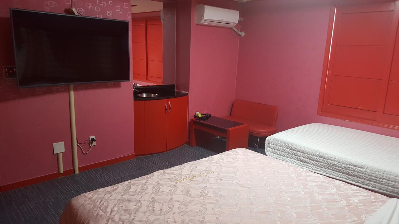 Motel Iu Changwon Exterior photo